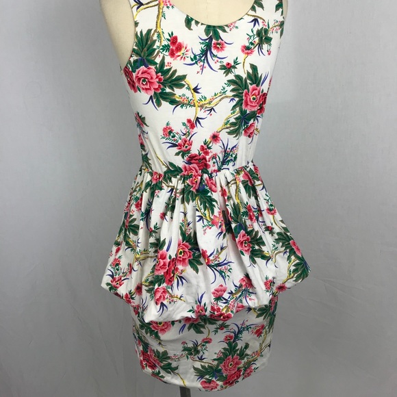 Vintage Peplum Floral Dress 🌸 - Picture 3 of 6